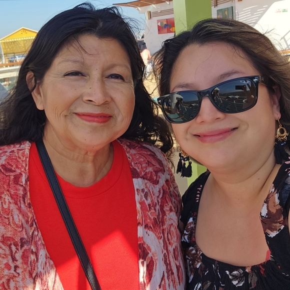 Meet your Buyer/Seller, Holly - Picture 6 of 8